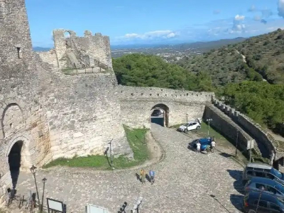 Sistem Smart Parking ne Kalane e Beratit Sistem Smart Parking ne Kalane e Beratit